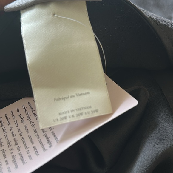 BHLDN Amelia Deep-V Flutter-Sleeve Satin A-Line Gown BLACK US 20 W NEW - Picture 8 of 10